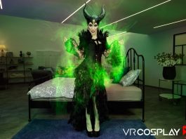 7K VR porn cosplay with Anna De Ville. Maleficent
